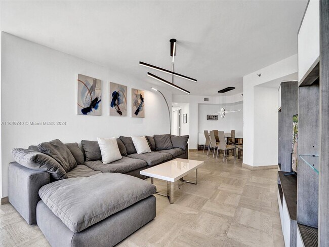 Foto del edificio - 1000 E Island Blvd