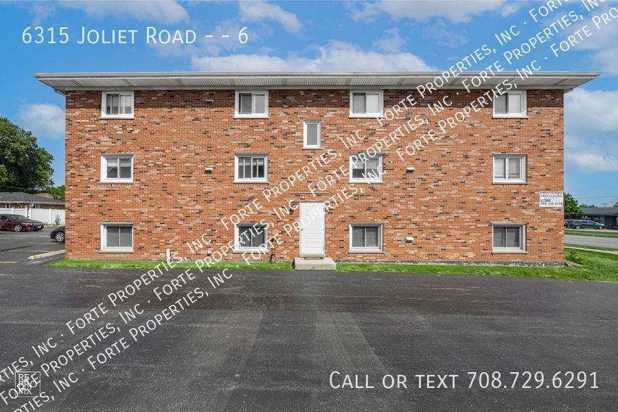 6315 Joliet Rd Unit 6, Countryside, IL 60525 Room for Rent in