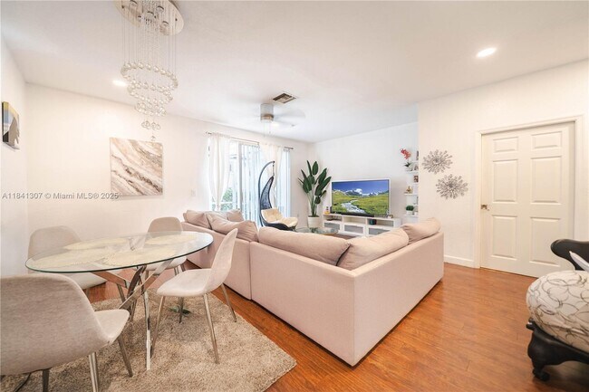 Foto del edificio - 8972 NW 54th St