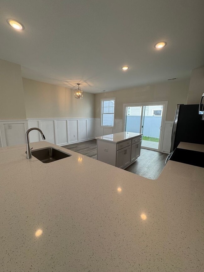 Building Photo - Stunning New Construction Townhome Availab...