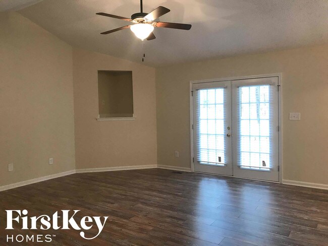 Building Photo - 101 Evan Ct