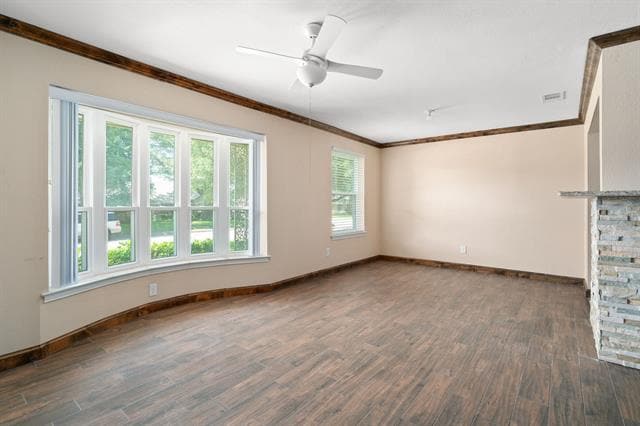 Building Photo - 6907 Thornwood Dr