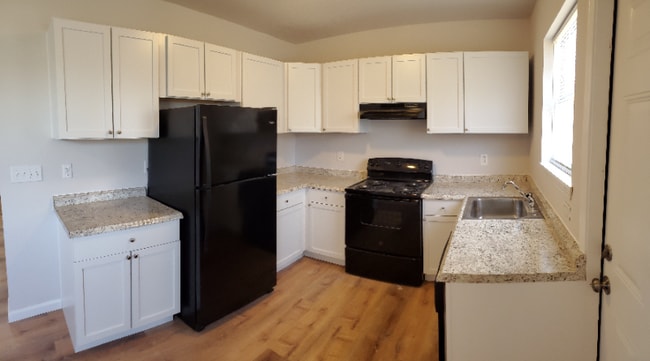 Building Photo - 2413 E 16th Ct