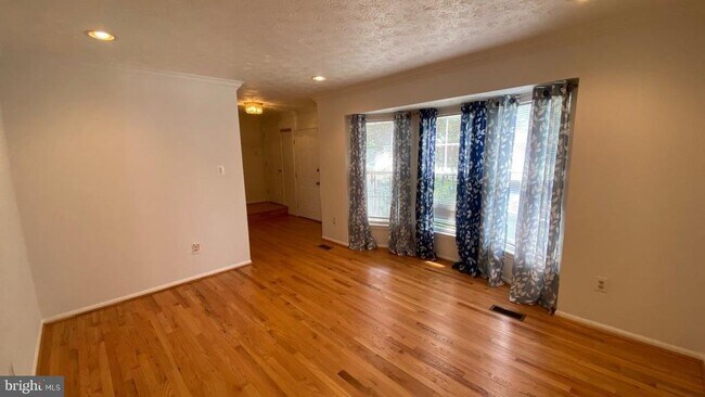 Building Photo - 4449 Rolling Meadows
