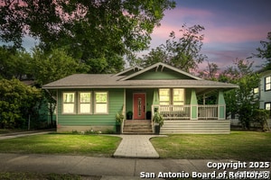 Building Photo - 1038 W Mistletoe Ave