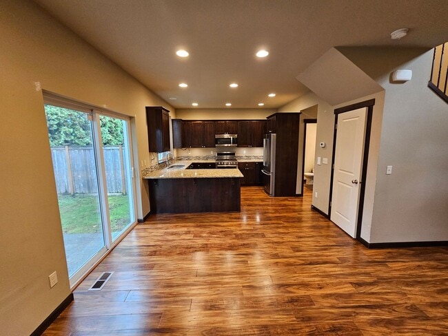 Foto del edificio - 713 Park Ln