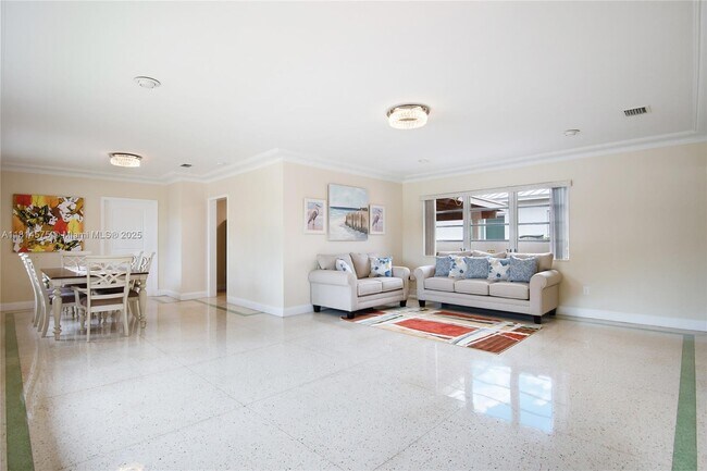 Foto del edificio - 8900 Abbott Ave