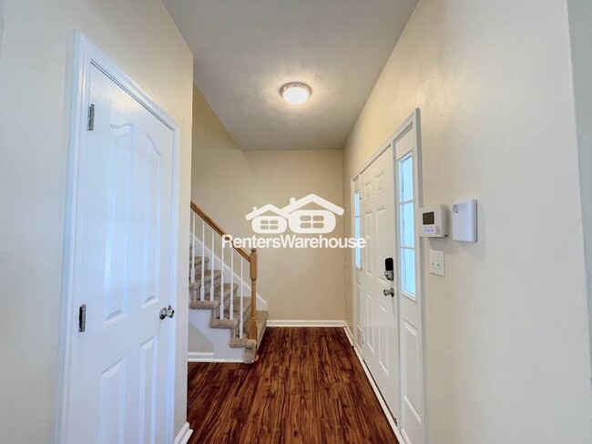 Foto del edificio - 2536 Golden Maple Dr