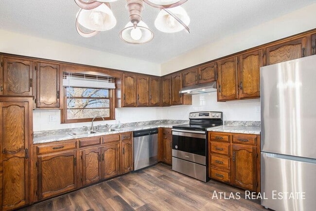 Foto del edificio - 7016 NW Blair Rd