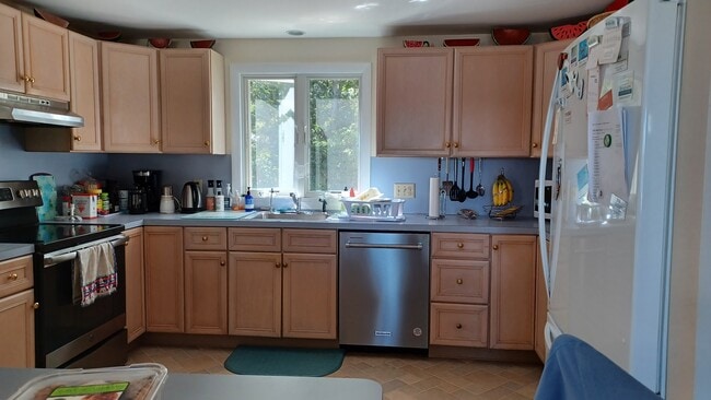 Building Photo - 8 Benefit St