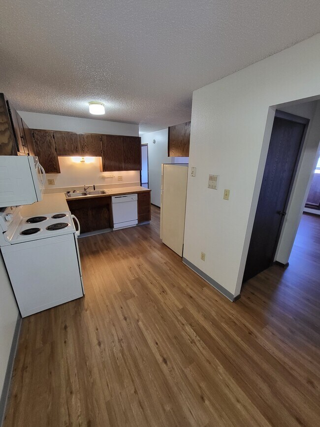 Cocina - 1408 E Canby St
