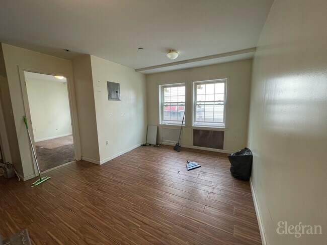 Building Photo - 509 E 88th St