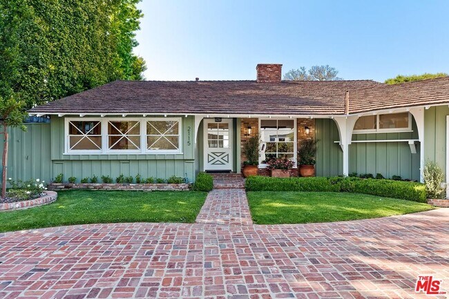 Building Photo - 2115 Linda Flora Dr