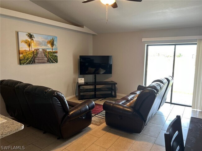 Foto del edificio - 3416 SW 17th Ave