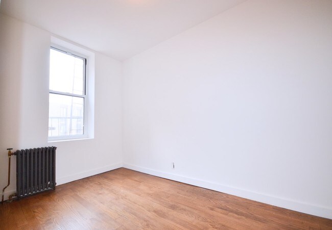 Foto del edificio - 488 Metropolitan Ave