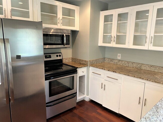 Building Photo - 2/1 Single Family Home in College Park