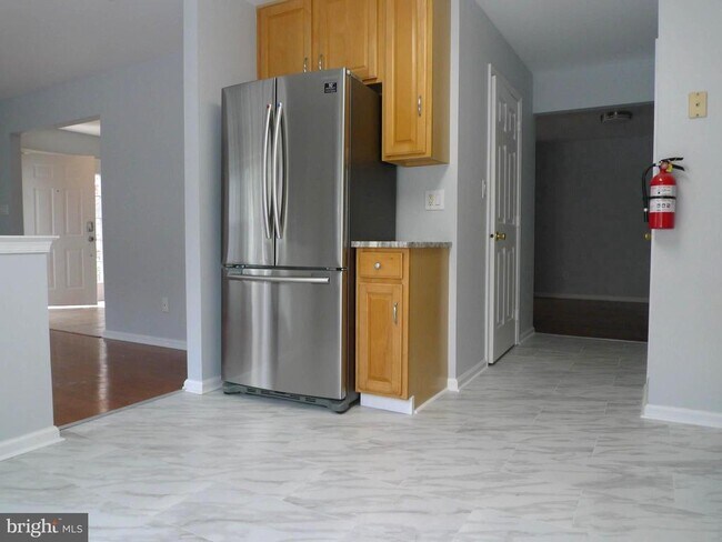 Building Photo - 2701 Saxony Dr