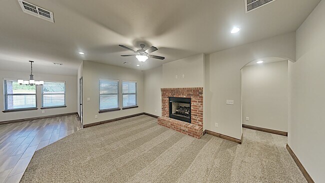 Foto del edificio - Spacious 4 Bed 2 Bath Home in Putnam City Schools Centrally Located in NW OKC