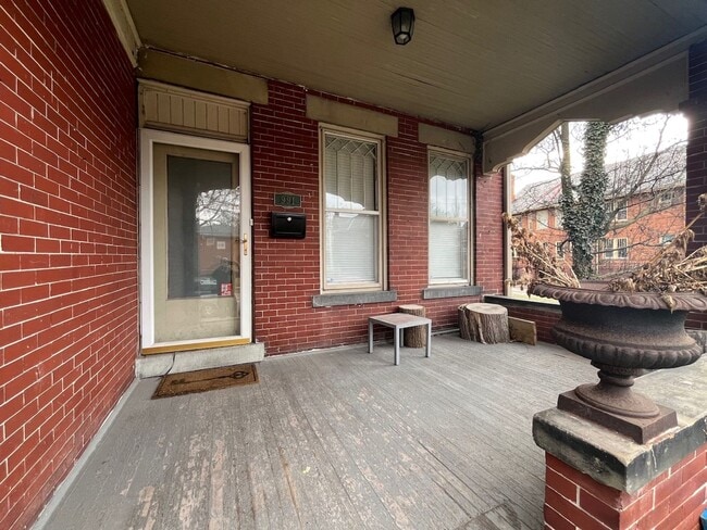 Foto del edificio - 991-993 Bryden Road