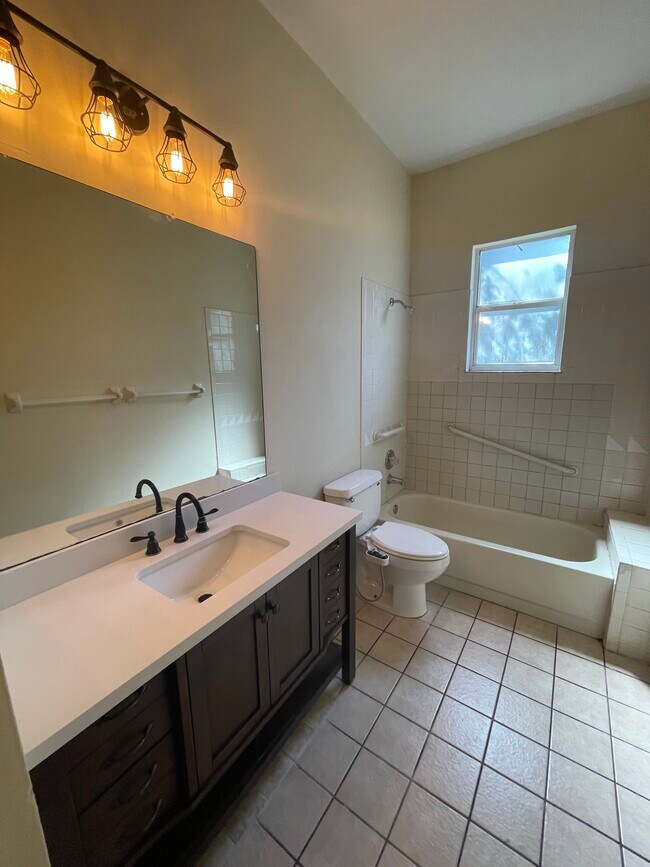 Building Photo - 25018 Bristlecone Ct