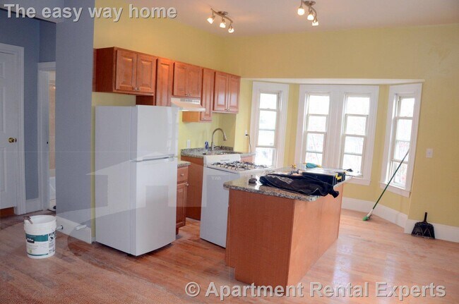 Building Photo - 58 Vinal Ave