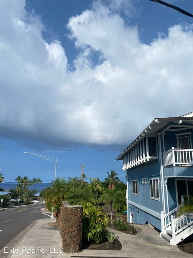 Foto del edificio - 3 br, 5.5 bath House - 77-123 La'aloa Ave
