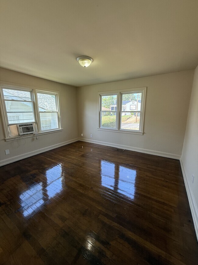 Building Photo - 5121 Court M