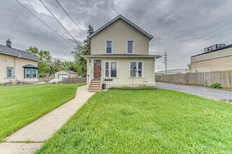 Building Photo - 628 1st St