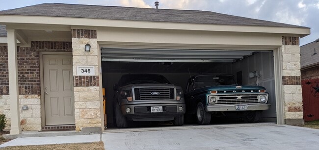 Foto del edificio - 345 Navidad Trail