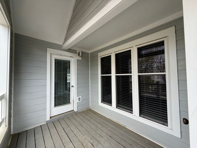 Building Photo - 1021 Wirewood Dr