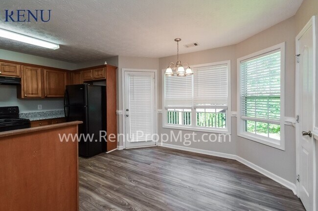 Building Photo - Now Available 4 bedroom 3 bath
