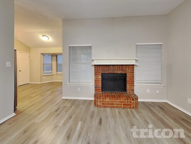 Building Photo - 1704 Fern Dr