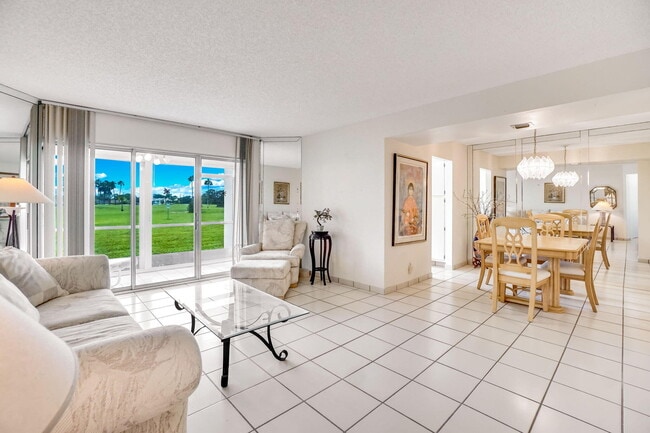 Building Photo - 3951 Via Poinciana