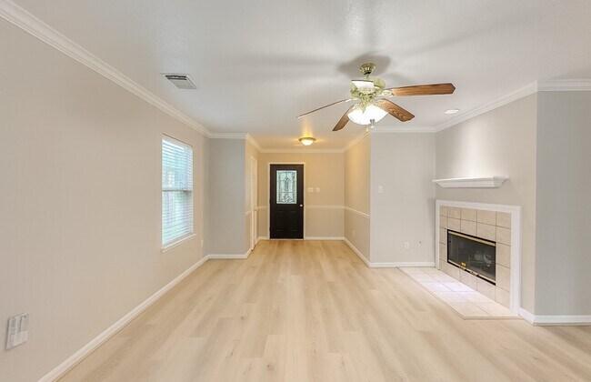 Foto del edificio - 6731 Providence View Ln