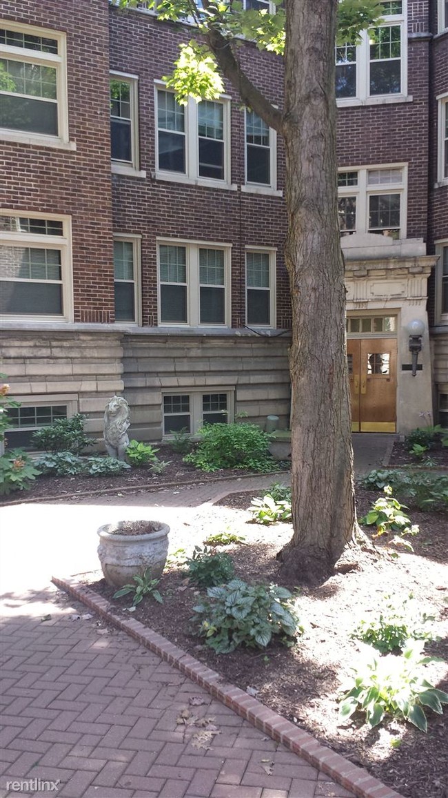 Building Photo - 222 Twin Oaks Rd