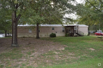 Building Photo - 1048 Clara Ln