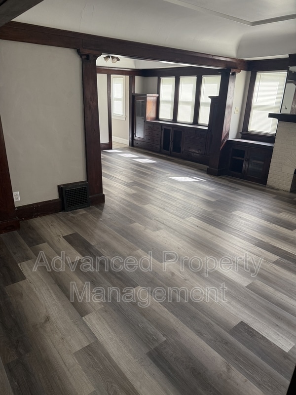 Foto del edificio - 2548 N 51st St