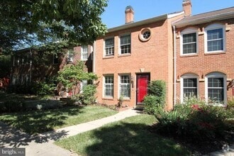 Building Photo - 809 Gibbon St