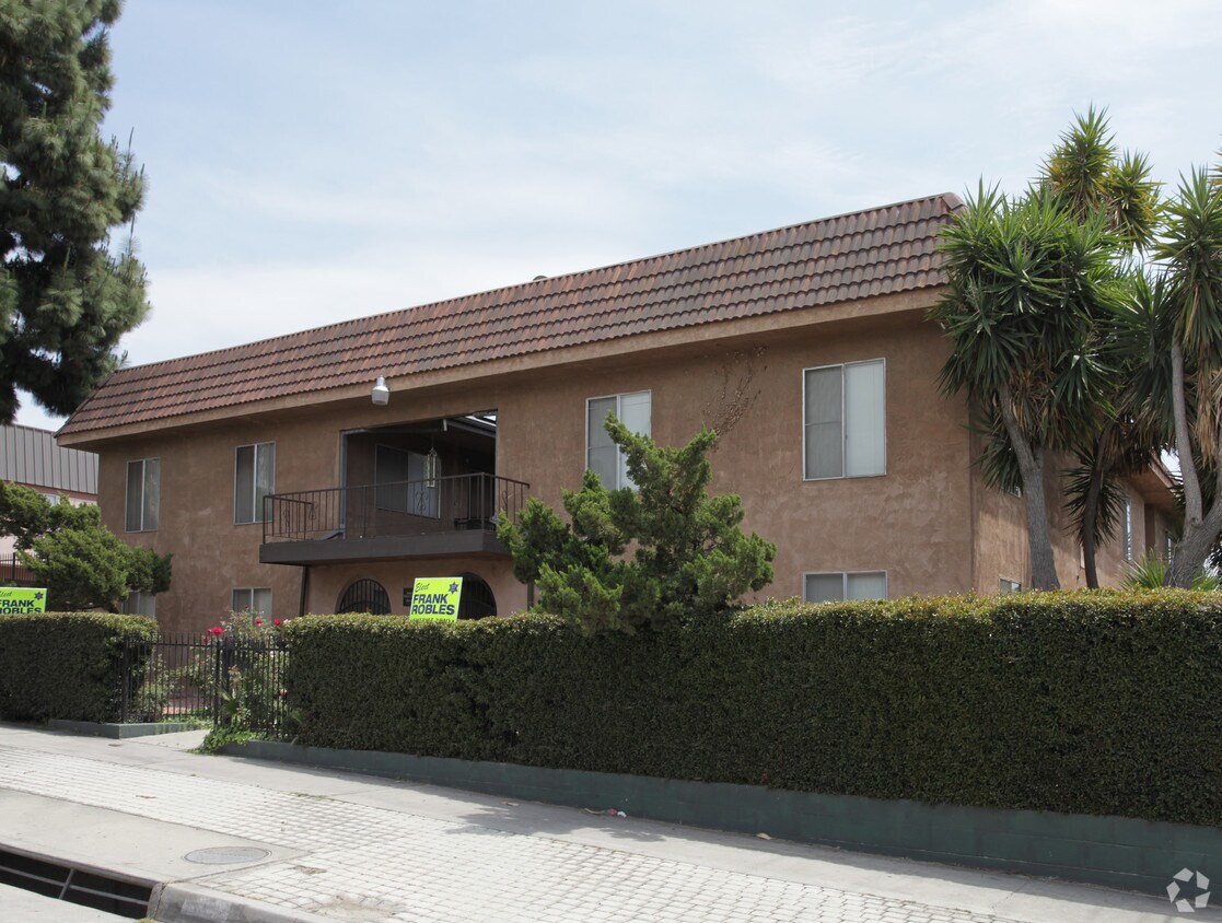 Foto principal - 3700 Cranford Ave