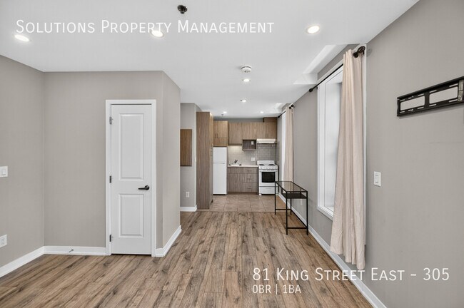 Photo du bâtiment - Bachelor Apartment - Move-In Ready!