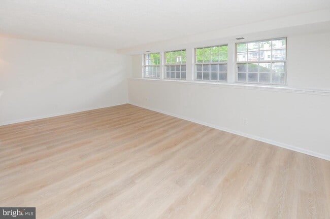 Foto del edificio - 25 Cranberry Ct