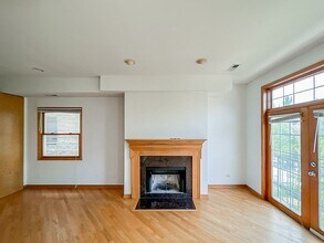 Building Photo - 1103 W Cornelia Ave