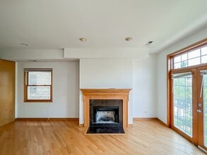 Building Photo - 1103 W Cornelia Ave