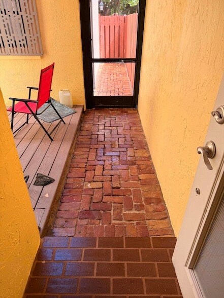 Foto del edificio - 797 S Riverside Dr