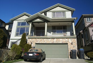 Building Photo - 761 Huber Dr