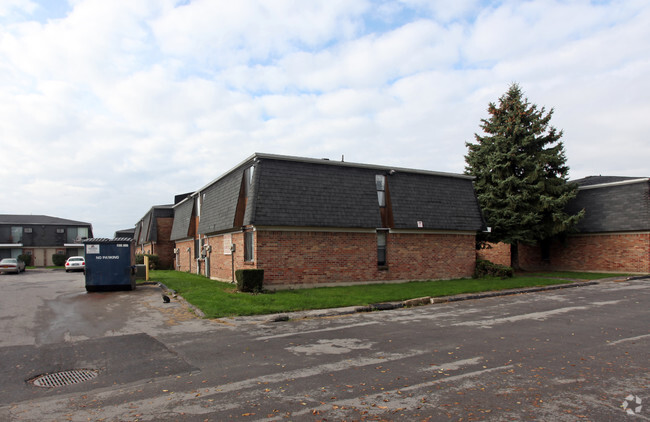 Camelot Court - Camelot Court Apartments