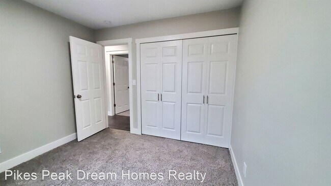 Foto del edificio - 3 br, 1 bath House - 6810 Chippewa Road