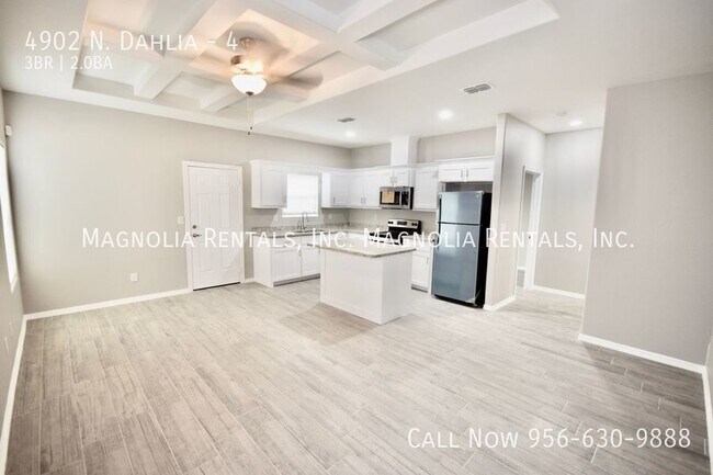 Building Photo - 4902 N. Dahlia-4