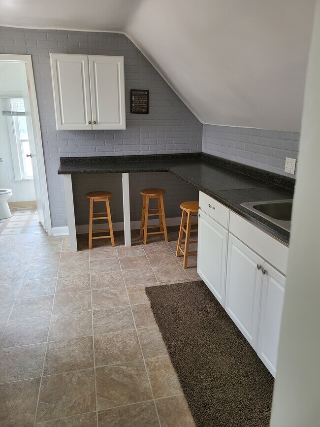 1804 9th St Unit 1804, Moline, IL 61265 Apartments in Moline, IL