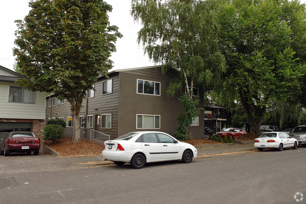 Building Photo - Westmoreland Apartments